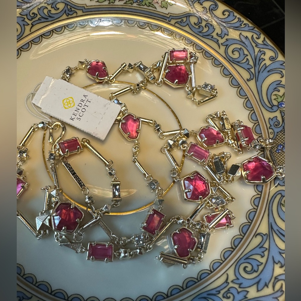 Kendra Scott NWT Yazmin Berry & Gold Necklace